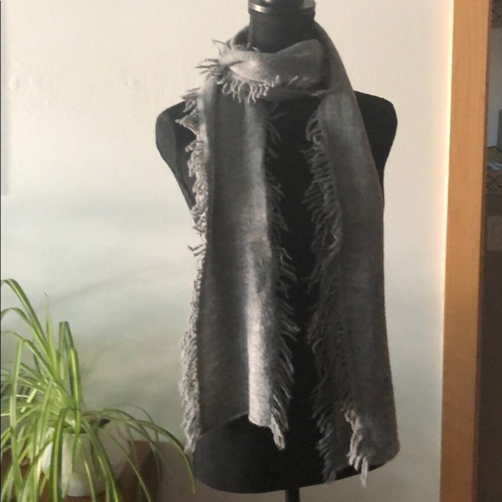 Merino wool scarf
